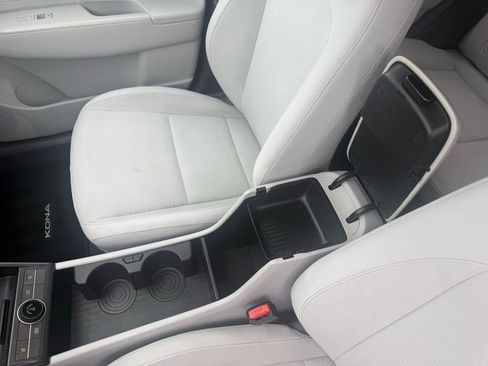 Used 2024 Hyundai Kona SEL w/ Convenience Package AWD/4WD image 30