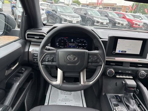 Used 2024 Toyota Tacoma TRD Off-Road AWD/4WD image 35