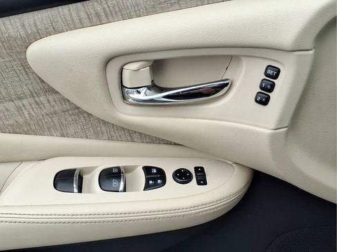 Used 2023 Nissan Murano SL FWD image 17