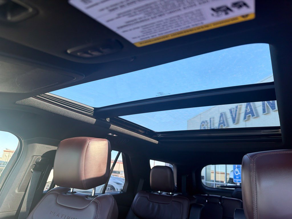 Used 2020 Ford Explorer Platinum w/ Premium Technology Package AWD/4WD image 27