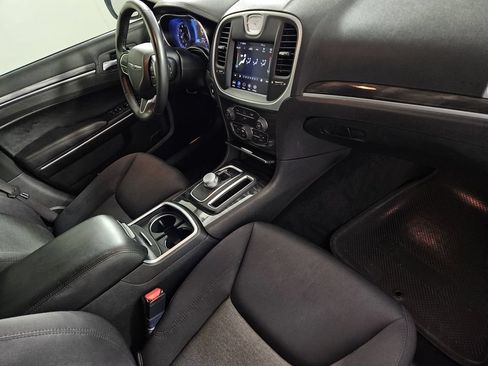 Used 2021 Chrysler 300 Touring w/ Sport Appearance Package RWD image 28