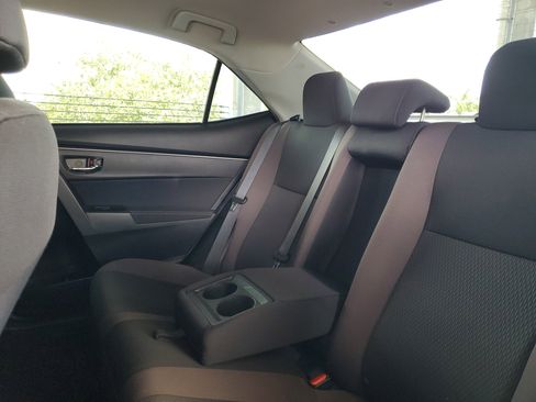 Used 2018 Toyota Corolla LE FWD image 8