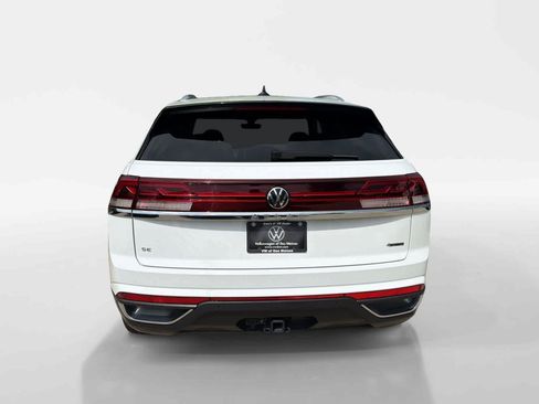 Used 2024 Volkswagen Atlas Cross Sport SE AWD/4WD image 5