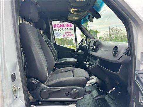 Used 2019 Mercedes-Benz Sprinter 1500 image 16