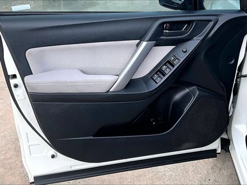 Used 2015 Subaru Forester 2.5i w/ Alloy Wheel Package image 22