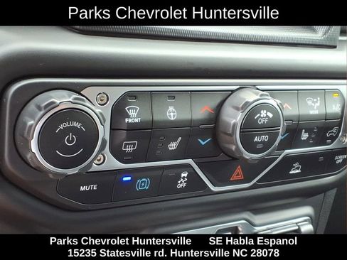 Used 2023 Jeep Wrangler Unlimited Rubicon 4xe w/ Cold Weather Group AWD/4WD image 8