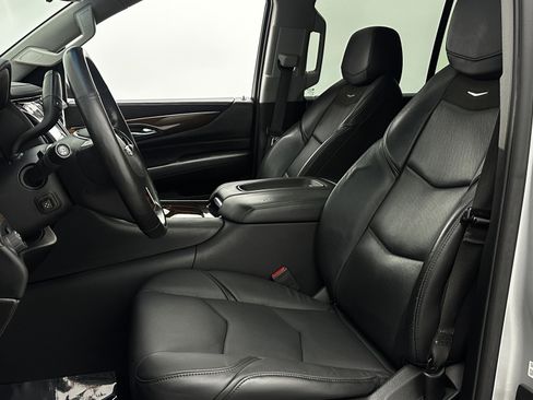 Used 2019 Cadillac Escalade Luxury image 15