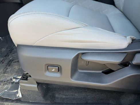 Used 2025 Toyota Tacoma SR5 AWD/4WD image 24