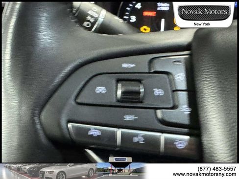 Used 2023 Cadillac XT6 Premium Luxury w/ Technology Package AWD/4WD image 17