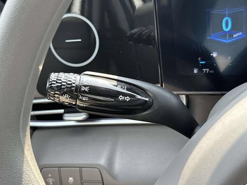 Used 2024 Hyundai Elantra SEL FWD image 29