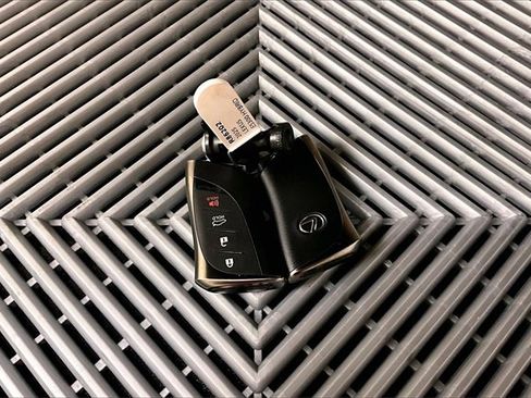 Used 2025 Lexus ES 300h w/ Premium Package image 10