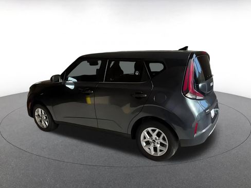 Used 2025 Kia Soul LX w/ LX Technology Package image 9