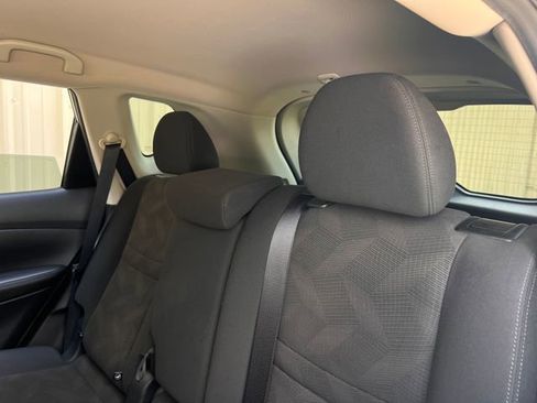 Used 2016 Nissan Rogue SV w/ SV Premium Package image 20