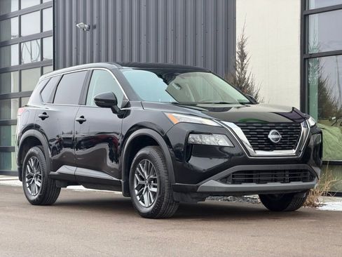 Used 2023 Nissan Rogue S image 4