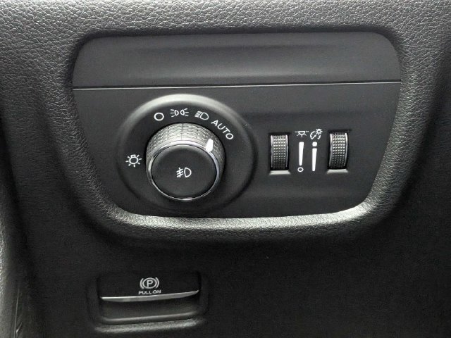New 2027 Jeep Grand Cherokee Limited w/ Limited Altitude Package RWD image 26