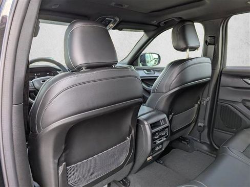 New 2025 Jeep Grand Cherokee Altitude image 24