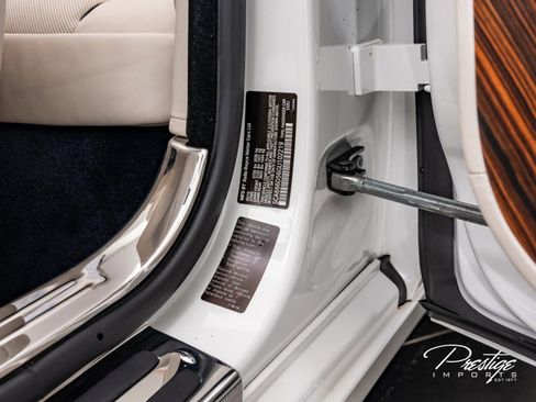 Used 2016 Rolls-Royce Dawn RWD image 52