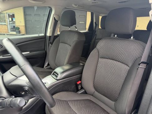 Used 2016 Dodge Journey SE w/ Flexible Seating Group FWD image 17