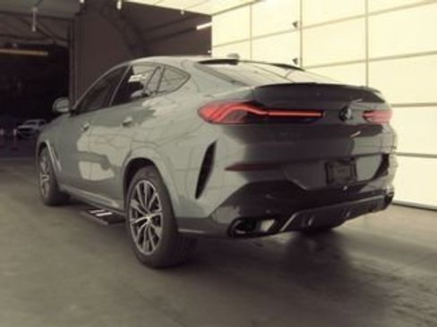 Used 2025 BMW X6 xDrive40i w/ Climate Comfort Package image 12