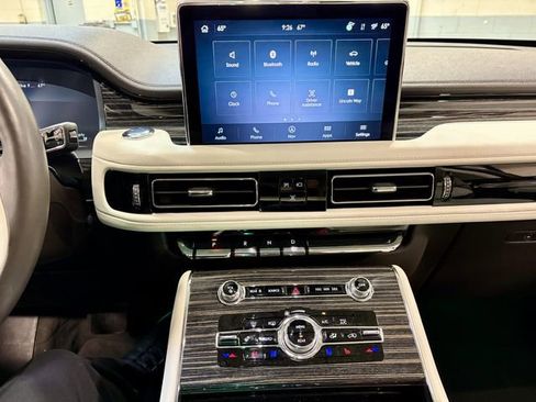 Used 2024 Lincoln Aviator Black Label w/ Dynamic Handling Package AWD/4WD image 4