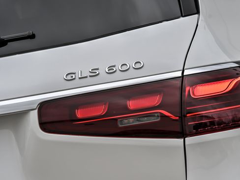 Used 2026 Mercedes-Benz Maybach GLS 600 4MATIC image 18