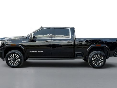 Used 2024 GMC Sierra 2500 Denali Ultimate w/ Max Trailering Package AWD/4WD image 9