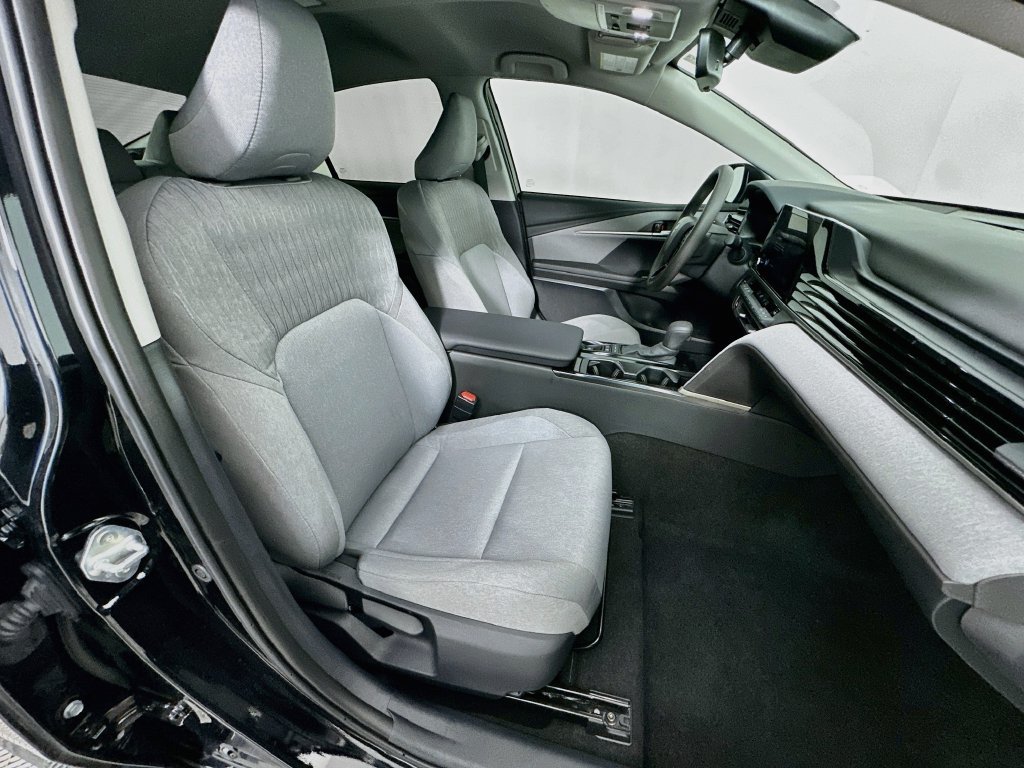 Used 2025 Toyota Camry LE w/ Convenience Package FWD image 27