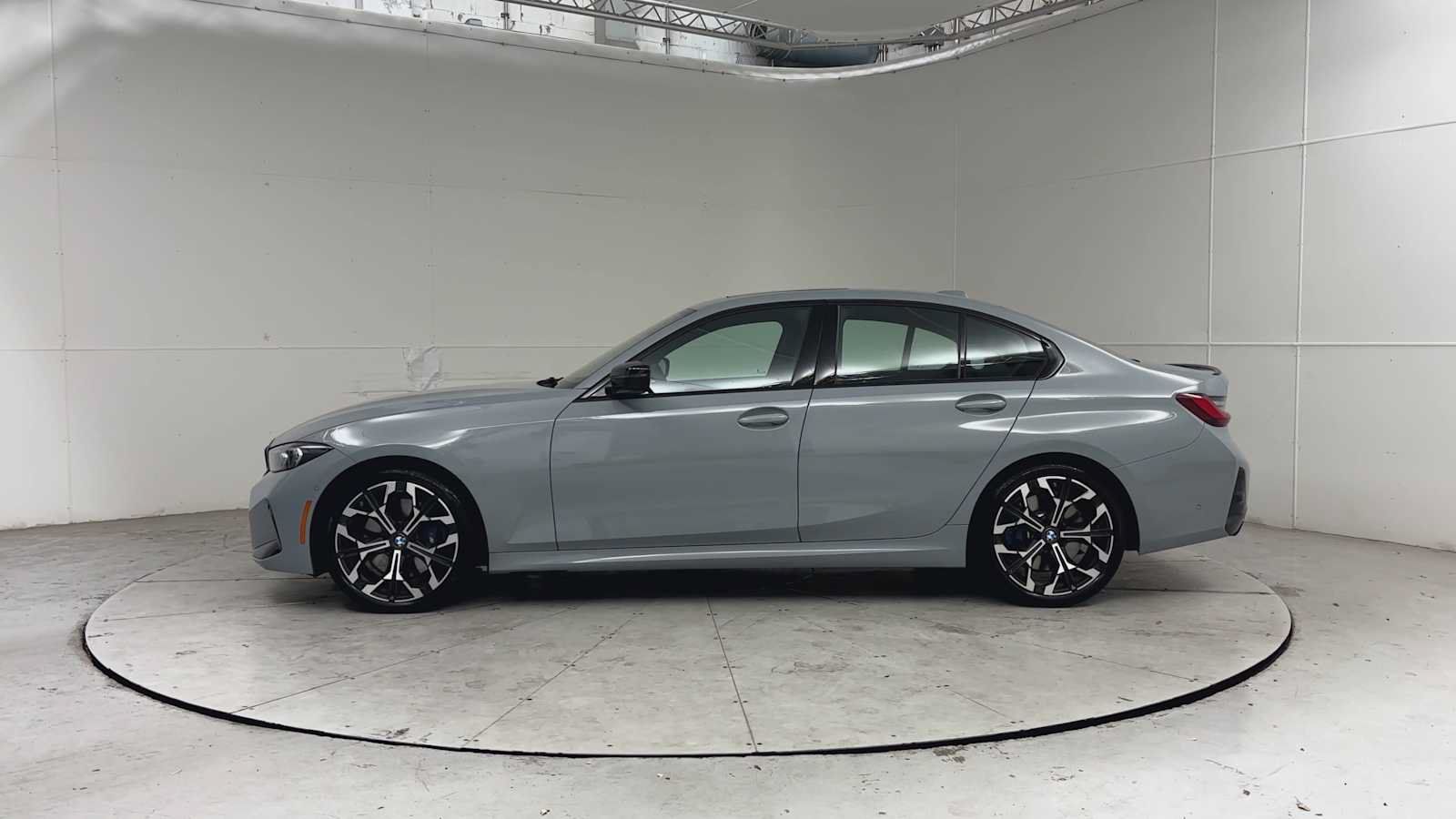 Used 2026 BMW 330i xDrive Sedan w/ M Sport Package AWD/4WD image 8