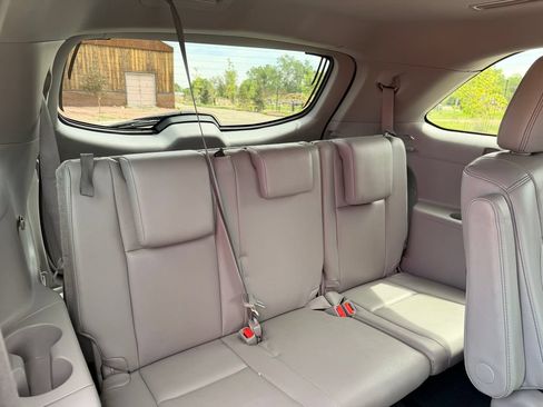 Used 2019 Toyota Highlander XLE AWD/4WD image 19