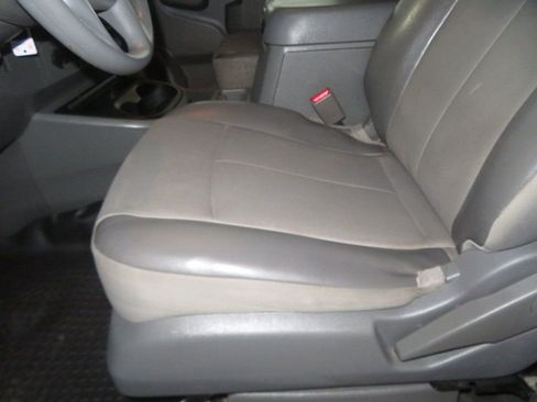 Used 2019 Nissan NV 2500 SV image 16