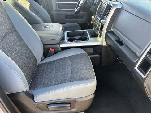 Used 2020 RAM 1500 Classic SLT w/ Luxury Group image 9