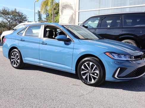 Used 2025 Volkswagen Jetta S image 11