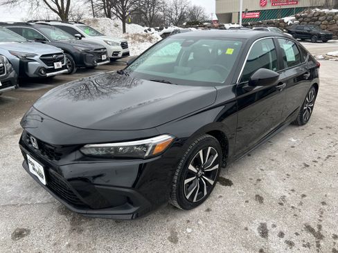 Used 2024 Honda Civic EX-L image 3