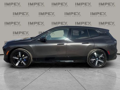Used 2022 BMW iX xDrive50 w/ Premium Package image 2