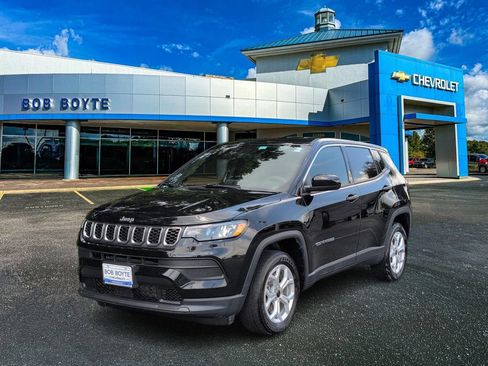 Used 2025 Jeep Compass Sport AWD/4WD image 9