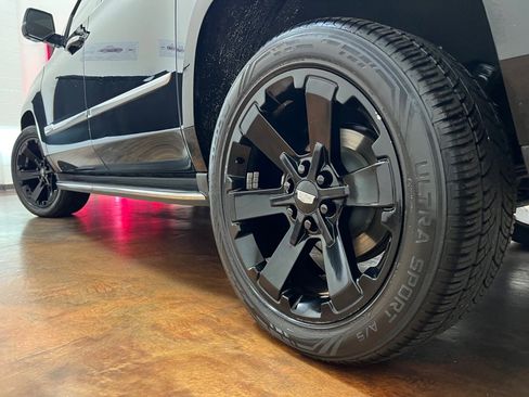 Used 2018 Cadillac Escalade ESV Luxury image 49