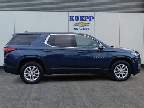 Used 2023 Chevrolet Traverse LS AWD/4WD image 6