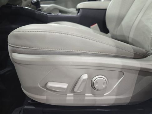 Used 2024 Kia Sorento EX w/ Panoramic Sunroof Package image 30