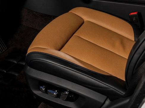 Used 2024 Rolls-Royce Cullinan Black Badge w/ Dark Exterior Package image 13