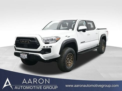 Used 2022 Toyota Tacoma SR image 1