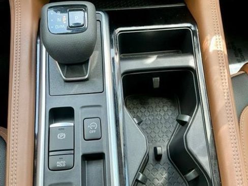 Used 2024 Nissan Pathfinder Platinum FWD image 24