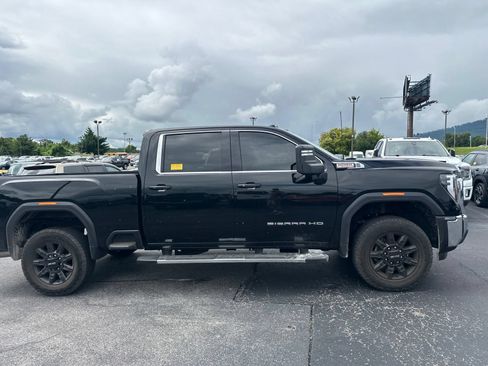Used 2025 GMC Sierra 2500 SLE w/ Preferred Package AWD/4WD image 4
