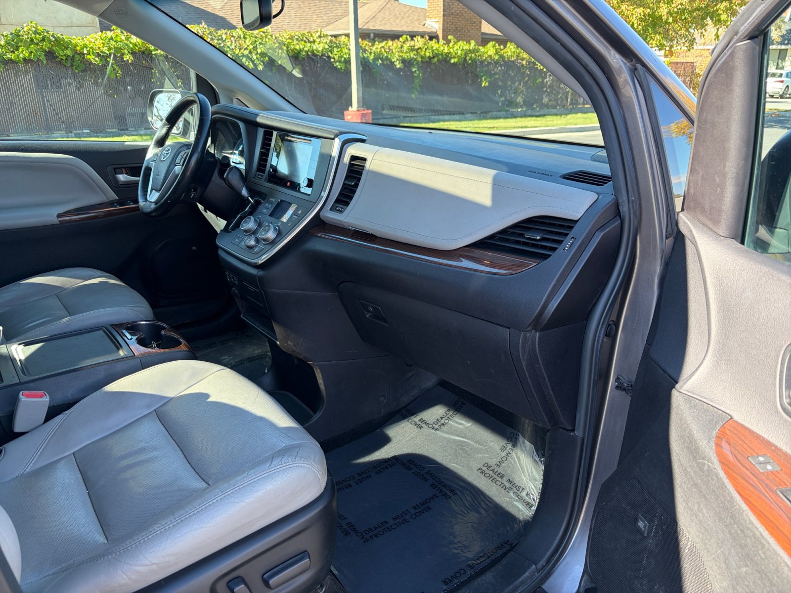 Used 2017 Toyota Sienna Limited AWD/4WD image 28