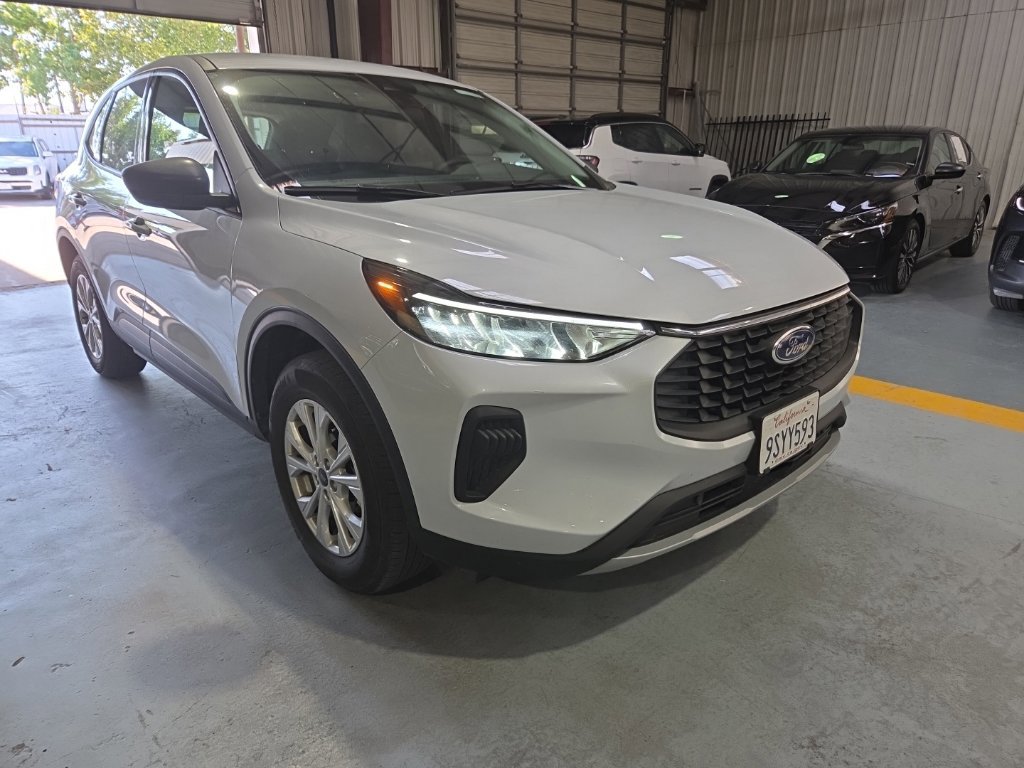 Used 2025 Ford Escape Active AWD/4WD image 6