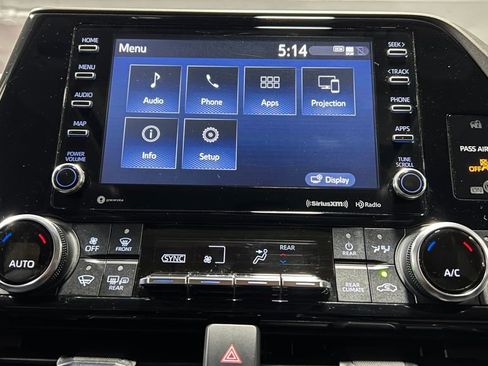 Certified 2022 Toyota Highlander XLE image 30