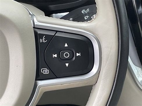 Used 2020 Volvo S60 T5 Momentum image 14