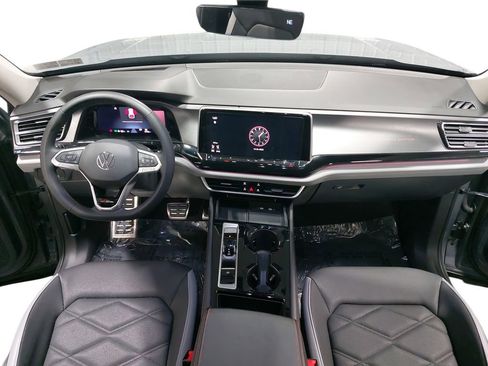 Used 2024 Volkswagen Atlas Peak Edition SEL image 9