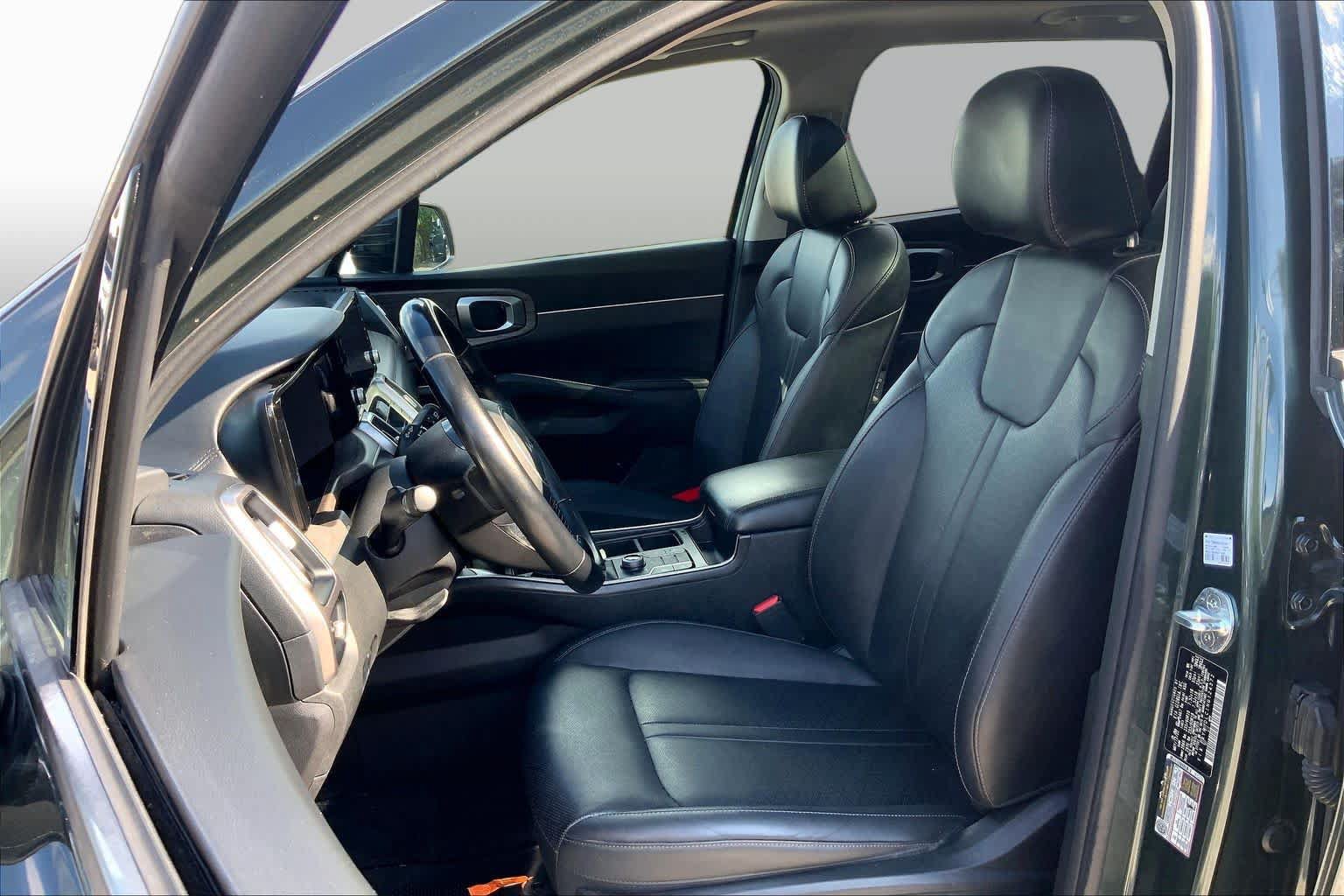 Used 2022 Kia Sorento S w/ Panoramic Sunroof Package AWD/4WD image 8
