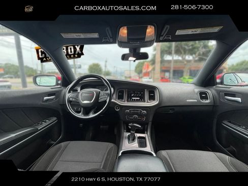 Used 2022 Dodge Charger SXT RWD image 9