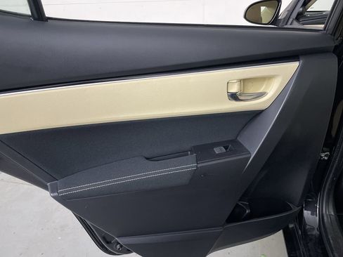 Used 2017 Toyota Corolla LE w/ Carpet Mat Package (TMS) FWD image 18
